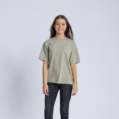 Unser Bestseller 😊

Aniko trägt das T-Shirt in vintage khaki.

#ninnon #ninnonfashion #minimalistwardrobe #clothingguide #premiumclothing #lessismore #teenswear #teensstreetwear #teenswearfashion #streetwear #carelabel #careguide #minimalism #basicfashion #teensfashion